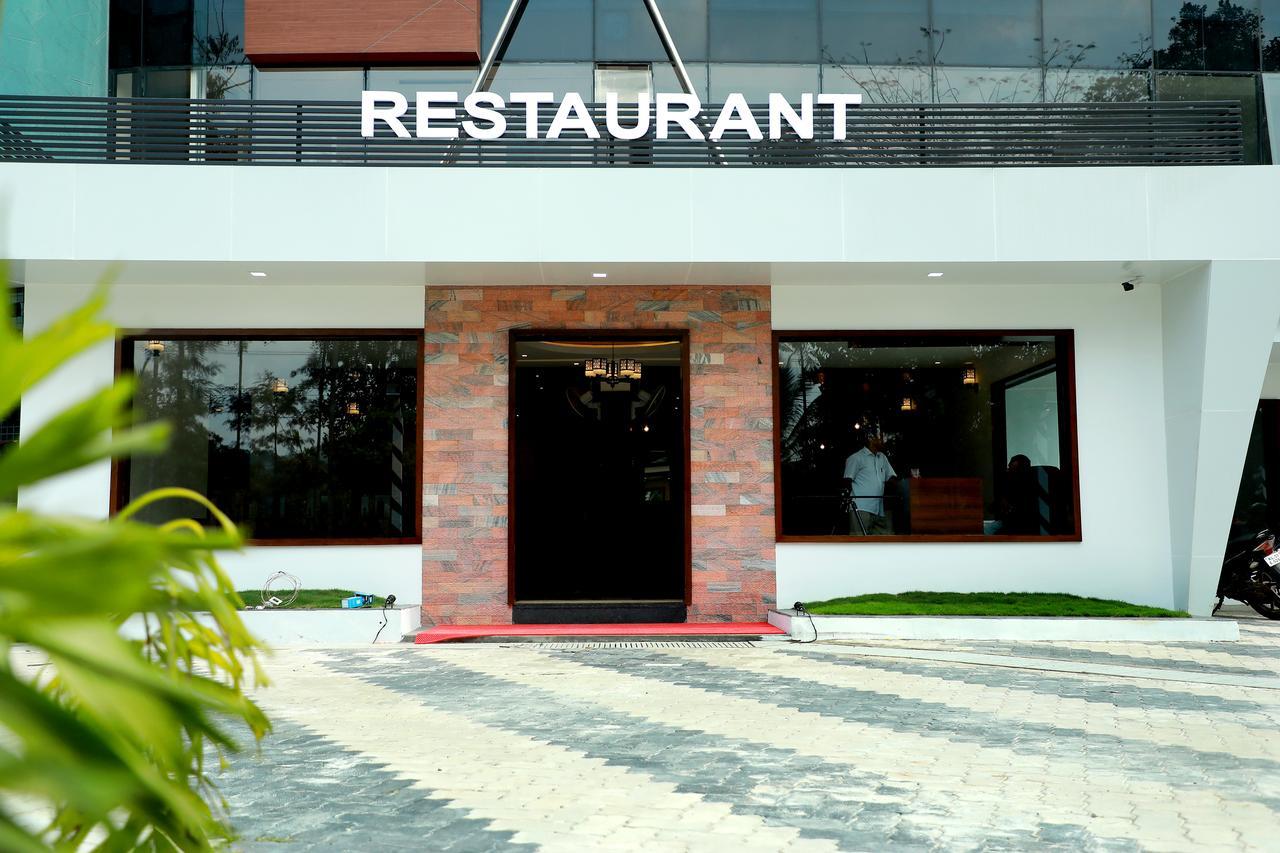 Wayanad Royal Crown Hotel Kalpetta Exterior photo