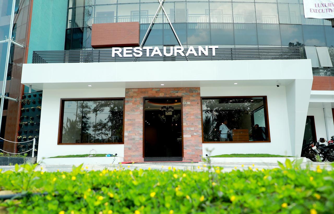 Wayanad Royal Crown Hotel Kalpetta Exterior photo