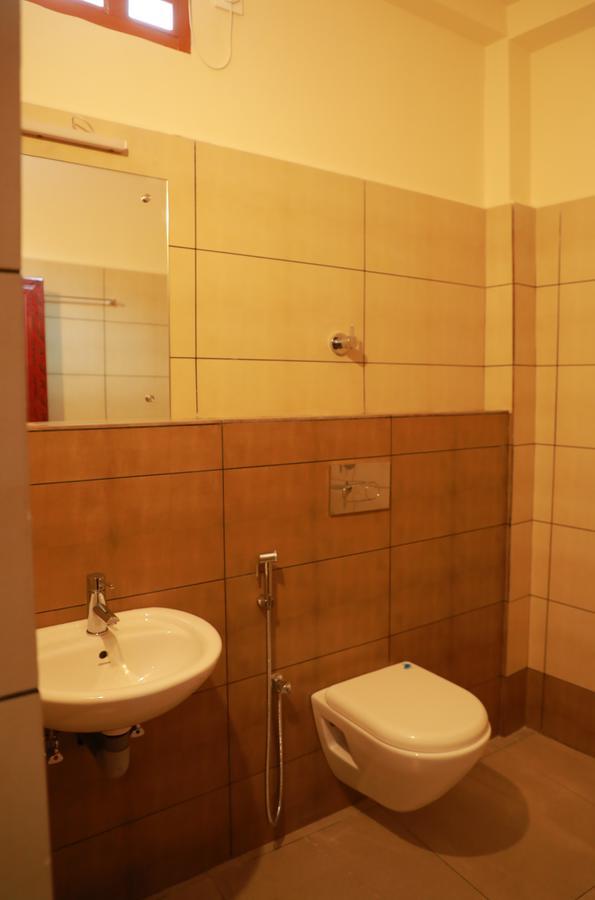 Wayanad Royal Crown Hotel Kalpetta Exterior photo