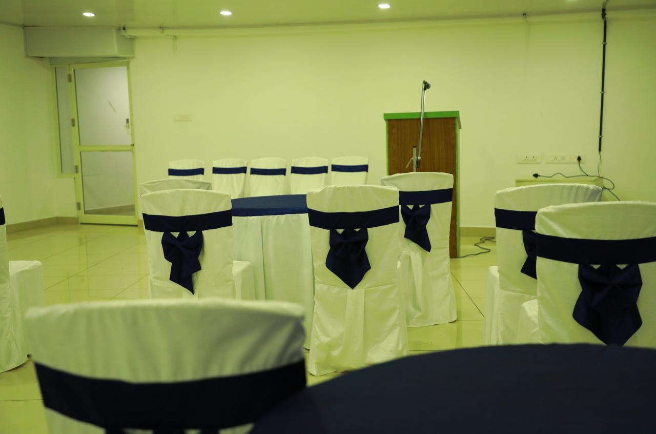 Wayanad Royal Crown Hotel Kalpetta Exterior photo